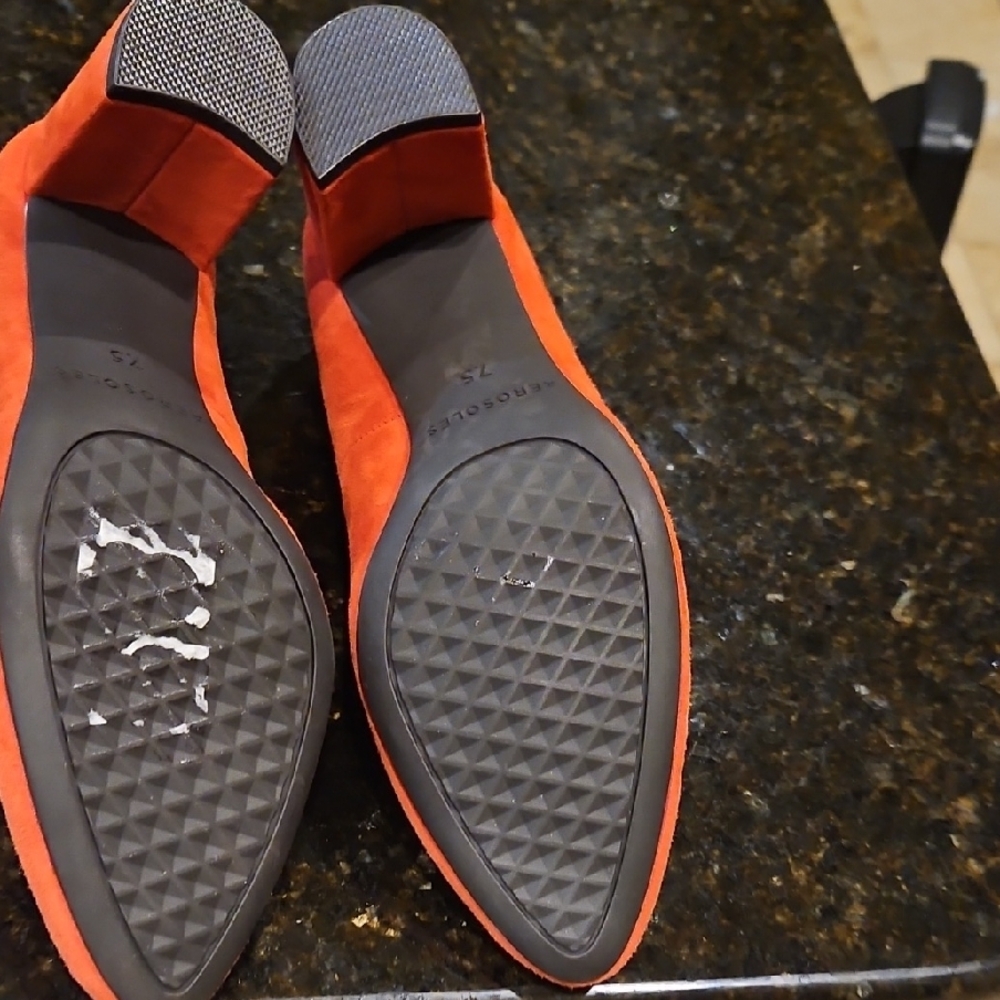 AEROSOLES Women's Vibrant Red Heels - Picture 3 of 4